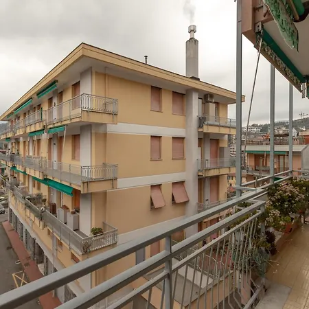 아파트 Joivy Cerisola Lovely In *